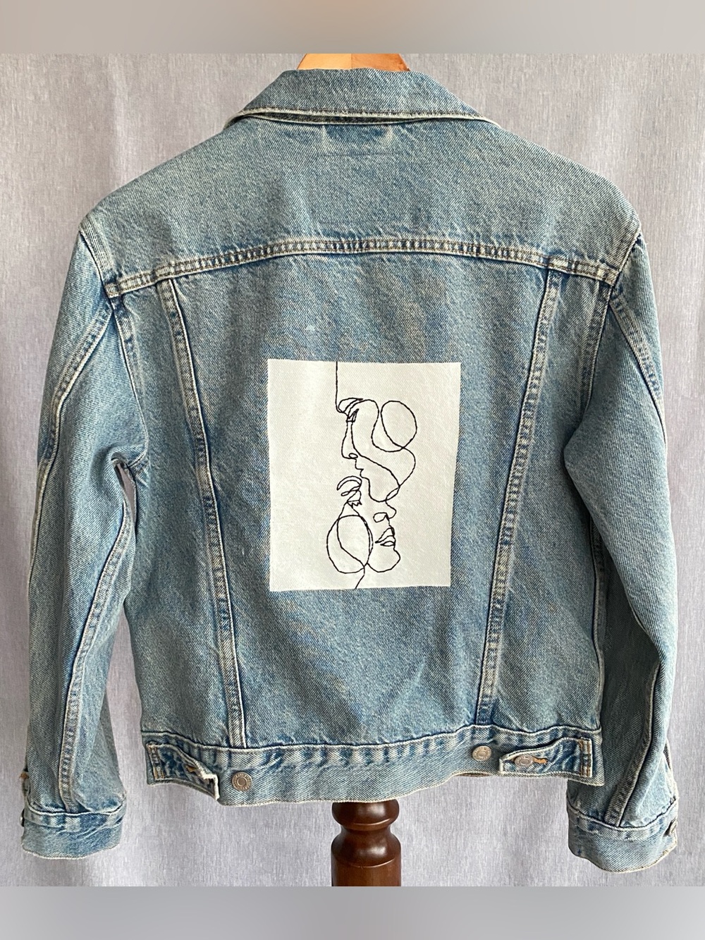 Levi's | “One of a kind" Trucker Jacket Custom Line Art Embroidery on Back - XS